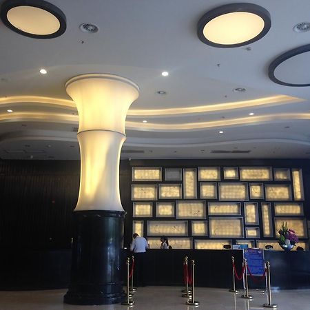 Golden Palm Hotel Zhuhai Esterno foto