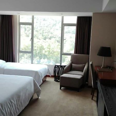 Golden Palm Hotel Zhuhai Esterno foto