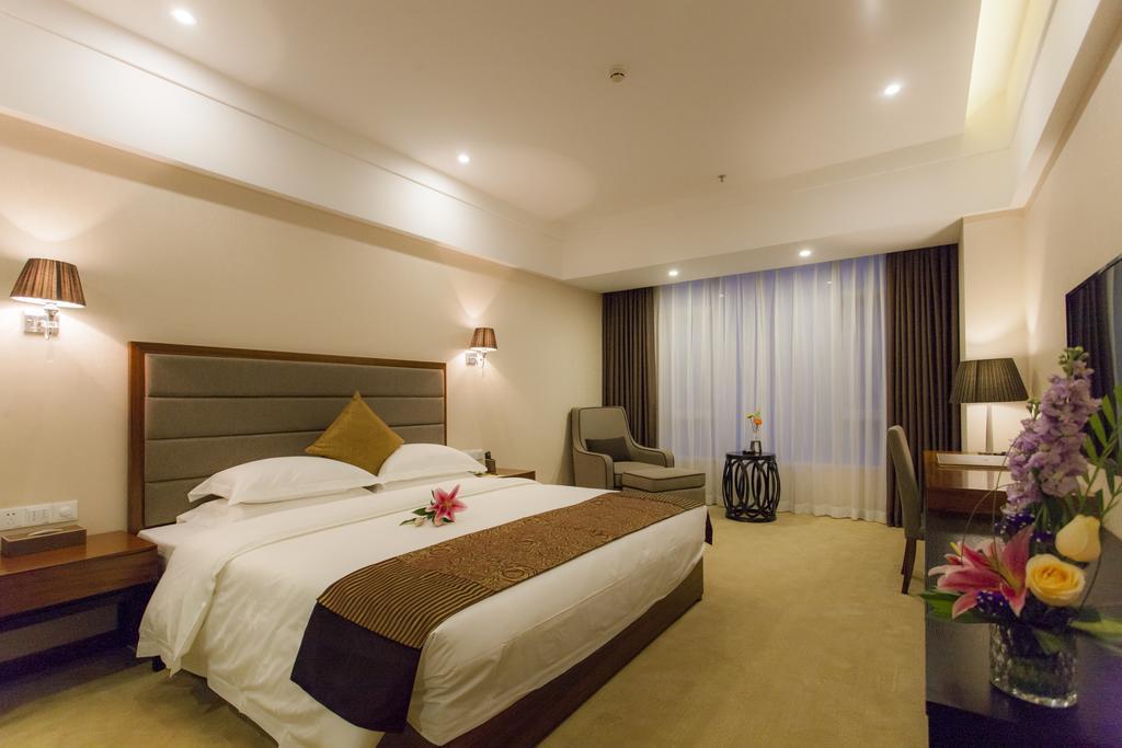Golden Palm Hotel Zhuhai Esterno foto